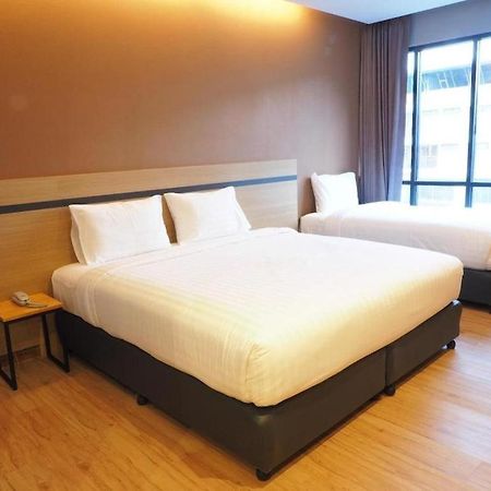 Sans Hotel Ratchaburi Eksteriør billede