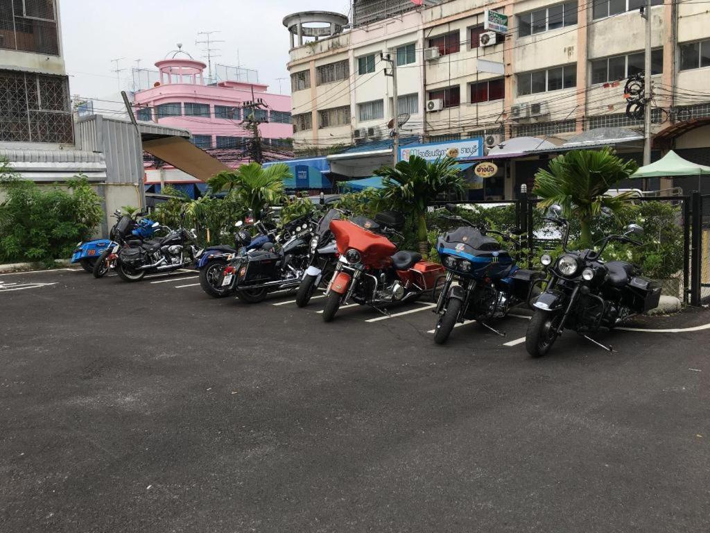 Sans Hotel Ratchaburi Eksteriør billede