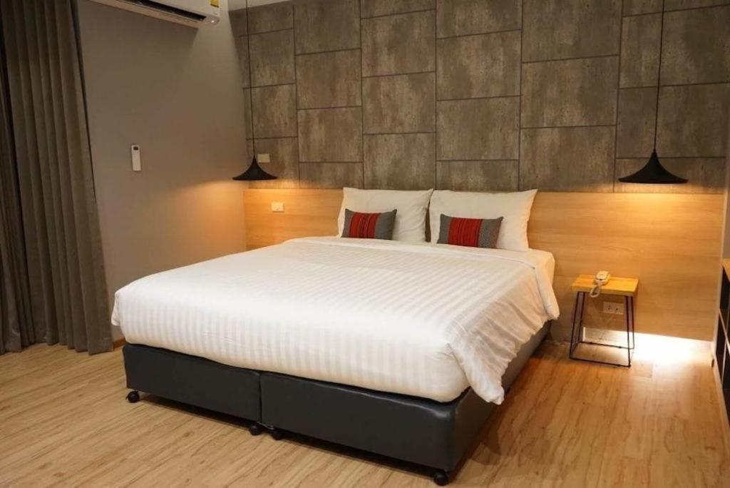 Sans Hotel Ratchaburi Eksteriør billede
